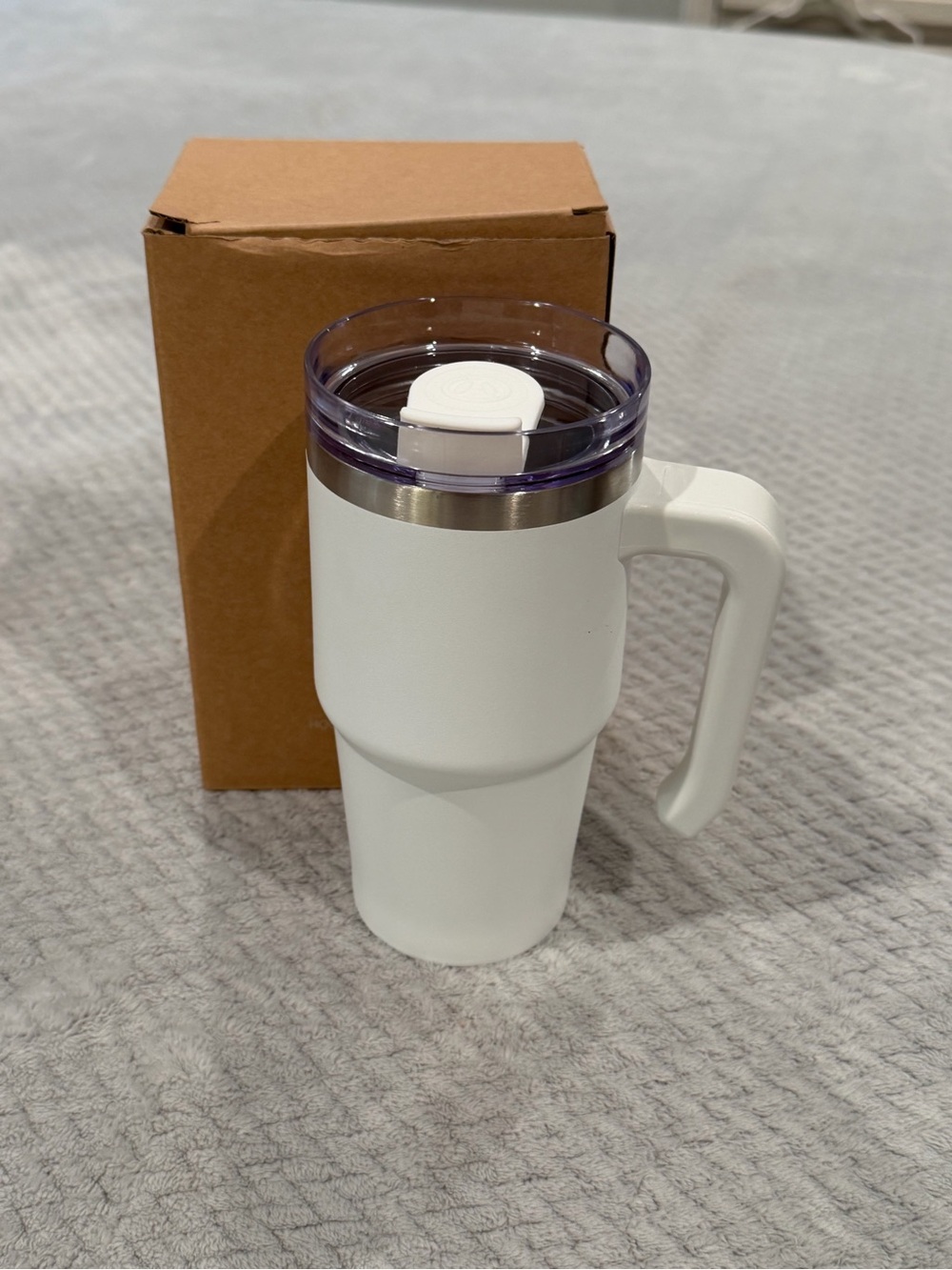 White Insulated Travel Mug with Handle and Clear Lid 20oz